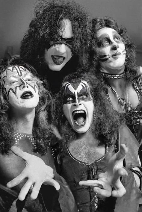 Kiss Music, Eric Singer, Vinnie Vincent, Kiss Concert, Kiss Images, Eric Carr, Kiss Army, Kiss Pictures, Peter Criss