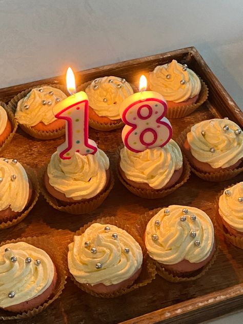 Cupcake 17 Birthday, 18th Bday Cupcake Ideas, Birthday Cupcakes With Candles, Birthday Cupcakes Ideas Aesthetic, Bday Cupcakes Aesthetic, Cupcake Aesthetic Birthday, July Birthday Aesthetic, Cupcakes Ideas Aesthetic, Cupcake With Candle Aesthetic