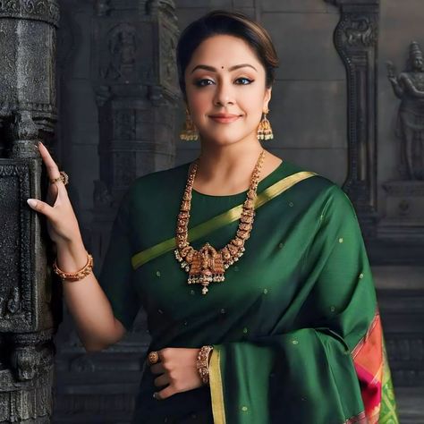 Jyothika In Saree, Jothika In Saree, Makeup Logo Design, Edit Pic, Mom In Law, Makeup Logo, Antique Bridal Jewelry, Wedding Saree Indian, Blouse Neck