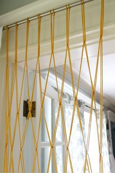 Bead curtains, Macrame and Yarns on Pinterest Curtain In Bedroom, Boho Glam Home, Tattoos Celebrities, Outdoors Quotes, Wicker House, Curtains Diy, Bead Curtain, Tassel Wall, Easy Macrame