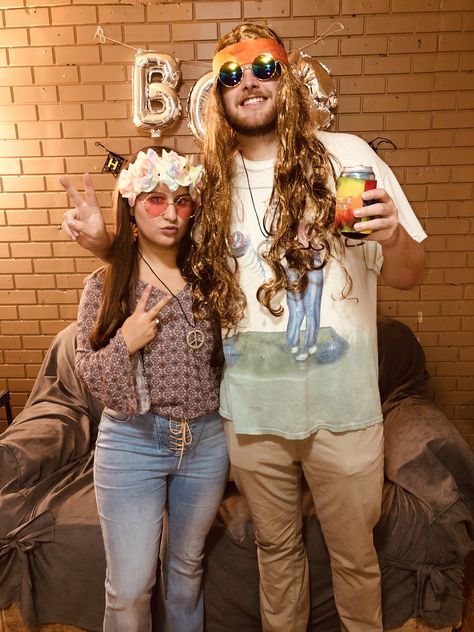 Hippy Costume Couple, Hippie Couple Costume, Hippie Costume Diy, Hippy Costume, 60's Party, Hippie Couple, Costume Couple, Coachella Party, 60s Party