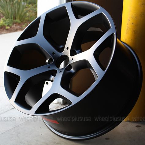 Tundra Wheels, Truck Rims, Bmw X5 E70, Car Wheels Rims, Rims And Tires, Rims For Cars, Bmw X6, Custom Wheels, Bmw Cars