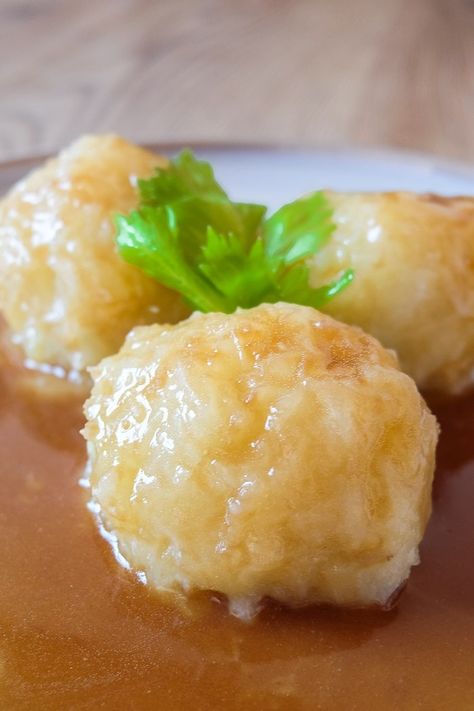 Potatoes Dumplings, Potato Dumplings German, German Potato Recipes, German Potato Dumplings, Potato Dumpling Recipe, German Dumplings, German Side Dishes, German Potato Soup, Easy German Recipes