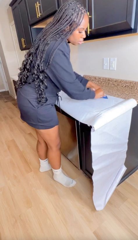 AN interior decorator has revealed a renter friendly kitchen DIY that she used to give her countertops a total upgrade. Best of all, the affordable project took $10 and just a bit of her time. Shanice (@shanicelashaystyle) shared the DIY project with over 190,000 TikTok followers. The interiors expert removed the screws off her kitchen […] Renter Friendly Upgrades Rental Kitchen, Renter Friendly Kitchen Makeover, Renter Friendly Kitchen, Countertop Overlay, Tiktok Followers, Rental Kitchen, Life On A Budget, Tile Countertops, Interior Decorator