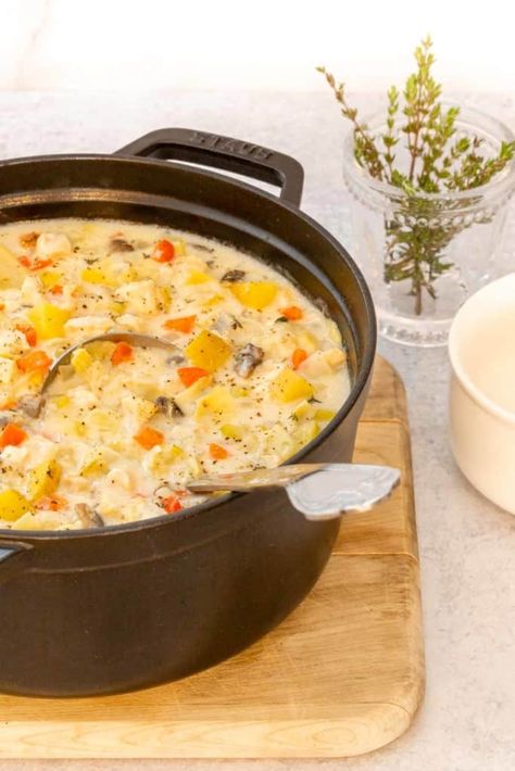 Creamy Chicken Artichoke Soup Recipe - A Well Seasoned Kitchen Chicken Artichoke Soup, Soup With Mushrooms, Chicken Artichoke, Cheesecake Factory Copycat, Artichoke Soup, Seafood Diet, Pasta Salad Dressing, Creamy Chicken Soup, Artichoke Chicken