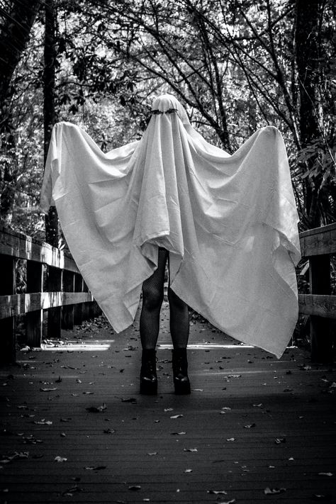 Photo by Brittney | Galaxii Starr : Halloween Ghost Photoshoot, Ghost Photoshoot Ideas, Autumn Black And White, Ghost Photoshoot, Sheet Ghost, Ghost Photography, Ghost Costume, Ghost Pictures, Ghost Photos