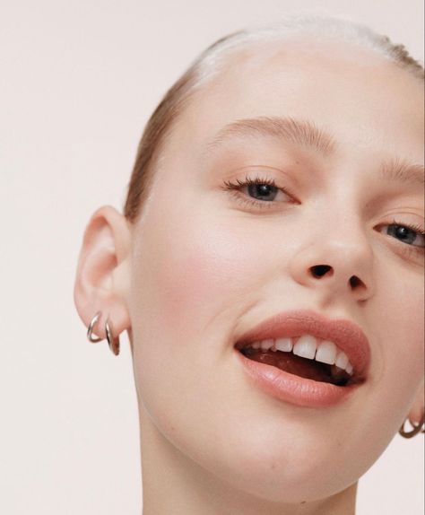 Glossier Campaign, Tia Jonsson, Glossier Models, Glossier Beauty, Peach Makeup, Skin Model, Soft Beauty, Beauty Hair Makeup, Brand Campaign