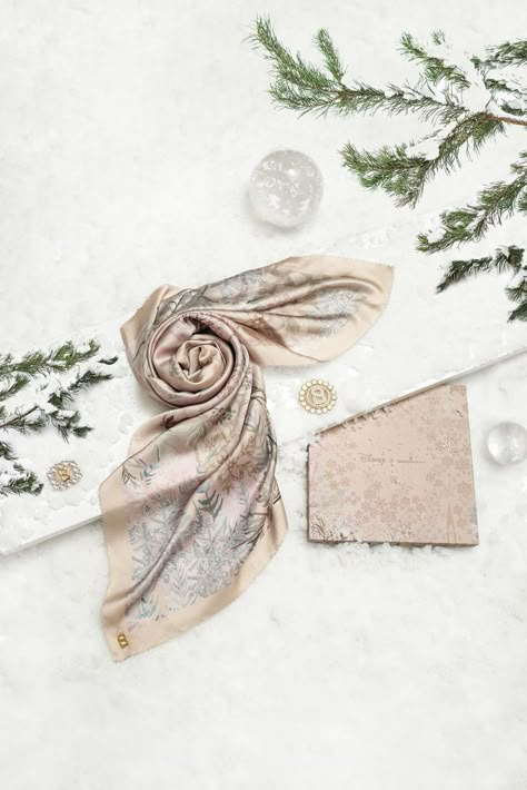 Hijab Flatlay Photography Ideas, Tudung Bawal Photography, Hijab Photography Ideas, Hijab Product Photography Ideas, Scarf Product Photography, Scarf Photography Ideas, Scarves Photography, Scarf Flatlay, Scarf Fashion Photography