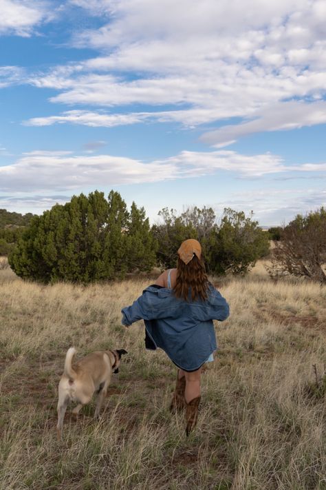 Granola girl outfits and outdoor inspired pic Wholesome Girl Aesthetic, Organic Girl Aesthetic, Granola Christian Aesthetic, Carefree Girl Aesthetic, Christian Granola Girl Aesthetic, Crunchy Girl Aesthetic, Manifest Widget, Brooke Aesthetic, Crunchy Aesthetic