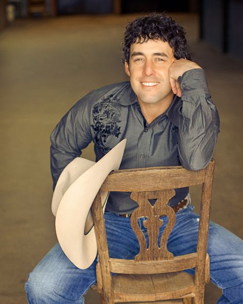 Aaron Watson <3 Aaron Watson, Cody Johnson, Texas Music, Texas Country, Outlaw Country, Eric Nam, Texas Style, Radio Stations, Country Music Singers