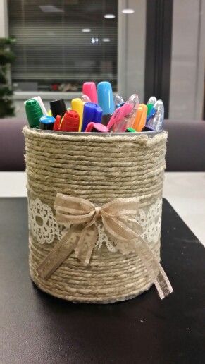 Pen Holder Craft Ideas, Diy Pencil Holder Aesthetic, Pencil Holder Diy, Pen Holder Diy, Pencil Holders For Desk, Diy Pencil Holder, Vase Making, Diy Mother's Day Crafts, Holiday Homework