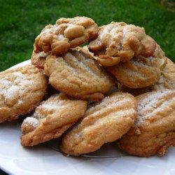 Salted Cookies, Jumble Cookies, Three Ingredient Peanut Butter Cookies, Nut Dessert, Salted Peanuts, Peanut Cookies, Peanut Recipes, Recipes Sweet, Peanut Brittle