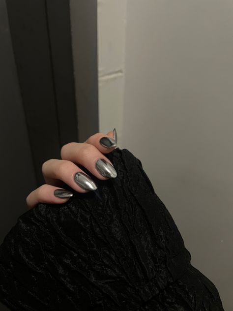 Dark Silver Nails, Chrome Nails Almond, Chrome Almond Nails, Uni Nails, Nail Goals, Nice Nails, Work Nails, Almond Nail, Nail Style