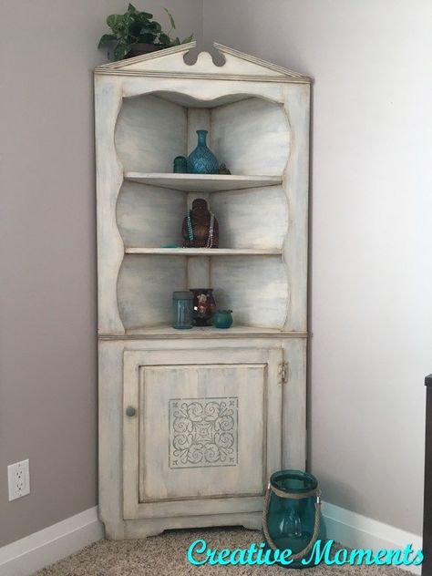 We've got some great ideas for those empty corner spaces Corner Cabinet Ideas Hallway, Antique Corner Cabinet Makeover, Corner Cabinet Makeover Ideas, Corner Hutch Ideas, Corner Shelves Diy, Kombuis Idees, Cabinet Upcycle, Refurbish Ideas, Bedroom Furniture Redo