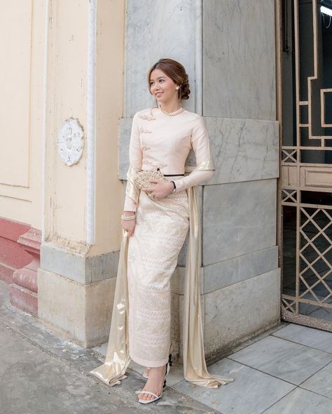 Graduation Myanmar, Burmese Wedding, Convocation Dress, Chinese Long Dress, Khmer Outfit, Burma Dress, Myanmar Fashion, Burmese Dress, Thai Silk Dresses