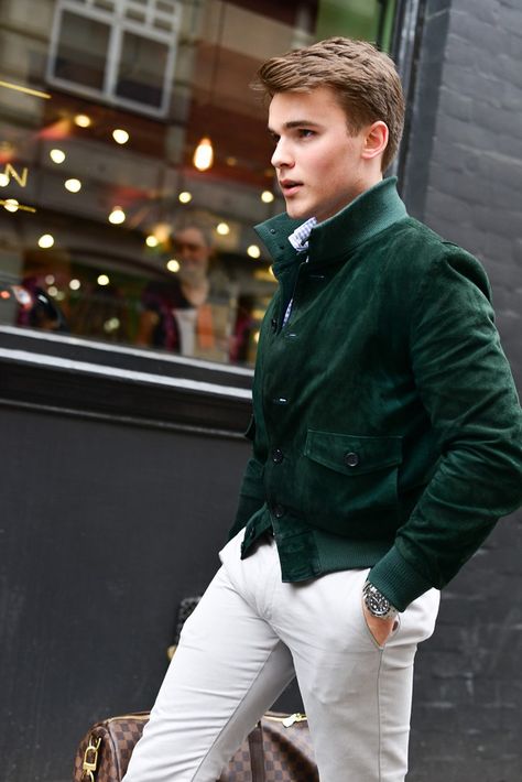 Green Outerwear, London Men, Color Coordination, Herren Style, Fashionable Men, Fashion Reference, Men Stuff, Classic Menswear, Ivy Style