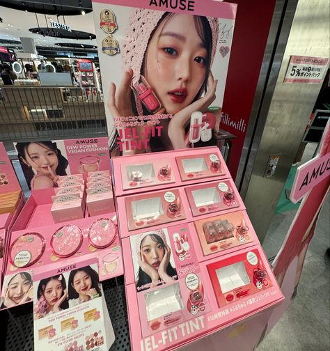 wonyoung K-pop makeup kbeauty jbeauty amuse pretty japan ive inspo inspiration travel Wonyoung Amuse, Amuse Makeup, Skin Paint, Korea Makeup, Baby Pink Aesthetic, Types Of Makeup, My Kind Of Love, Fancy Makeup, Sims 4 Mods Clothes