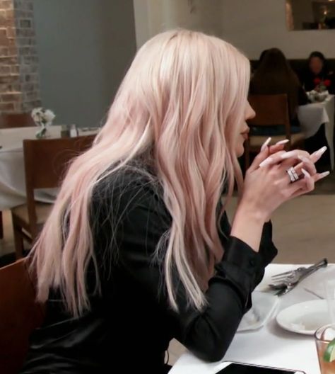 Hooker Blonde Hair, Blonde Pastel Pink Hair, Blonde Hair Pink Undertones, Pale Pink Hair Blonde, Pink Hair Pale Skin, Pinkish Blonde Hair, Pastel Pink And Blonde Hair, Blush Blonde Hair, Platinum Rose Gold Hair