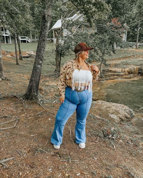 face to face with my playlist @rockthesouth outfit details: hat- @thebrandednickel longsleeve- thrifted tank- @sheinofficial jeans- @fashionnova shoes- @heydude belt- @kenlyn.904 belt buckle- @sheridanbuckleco earrings- @turquoisereata pearls- @indiancreekbeads pendant- @lujansilver rings- @powwowtrading @wildridesilver @nizhonitradersllc @d.j.bax bag- @alamosaddles #rts #rockthesouth #rockthesouth2024 #biggestpartyinthesouth Instagram Face, My Playlist, Big G, Face To Face, Country Girl, Outfit Details, Country Girls, Belt Buckle, Western Fashion