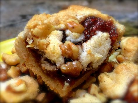 Raspberry Walnut Bars Walnut Bars, Cooking Blogs, Scottish Dishes, Deserts Easy, Caramel Cupcakes, Tasty Tuesday, Biscuit Bread, Shortbread Recipes, Cheesecake Bites