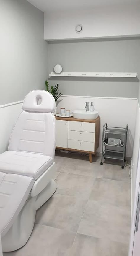 Spa Room Ideas Estheticians, Podiatry Clinic, Spa Massage Room, Facial Room, Home Spa Room, Esthetician Room Decor, Esthetics Room, Medical Office Design, Salon Suites Decor