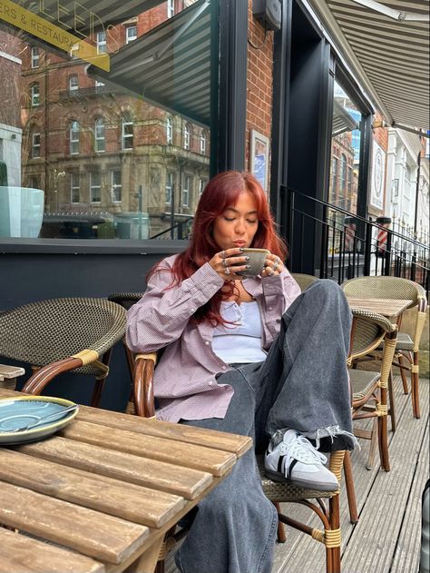 Baggy jeans / autumn fashion / fashion inspo / trainers / red hair / copper hair Red Hair Copper, Ootd Red, Coffee Mornings, Baggy Jeans Outfit, Outfit Red, Copper Hair, Instagram Photo Inspiration, Jeans Outfit, Casual Style Outfits