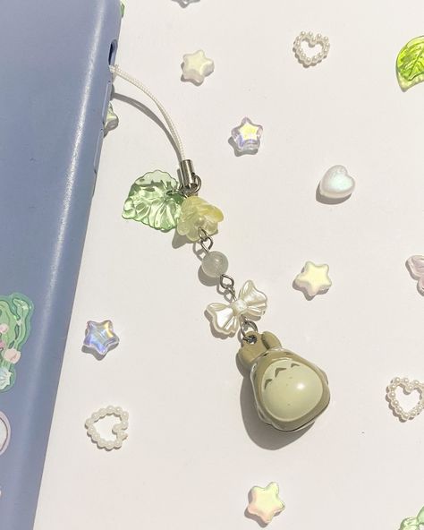 Totoro Phone Charm, Sanrio Phone Charm, Trinkets Aesthetic, Phone Charms Aesthetic, Ghibli Totoro, Scrapbook Quotes, Phone Charms, Mini Charm, Aesthetic Cute