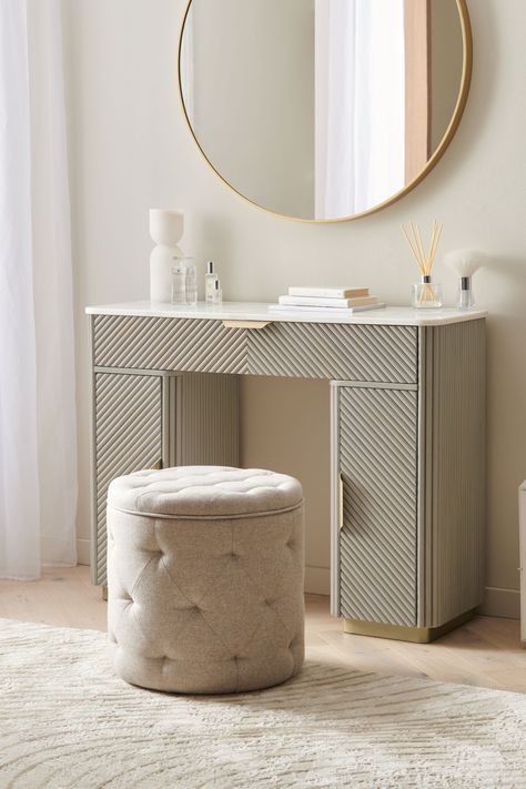 Round Mirror Makeup Table, Dressing Room Furniture Ideas, Dressing Table Cream, Coastal Dressing Table, Scandinavian Dressing Room, Tiny Makeup Room, Make Up Areas In Bedroom, Fluted Dressing Table, Small Makeup Desk