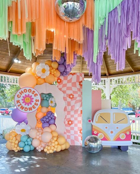 Groovy Party Theme, Groovy Decor, Hippie Birthday Party, Groovy Party, Baby Backdrop, Hippie Birthday, Twins 1st Birthdays, Decor Event, 1st Birthday Party Themes