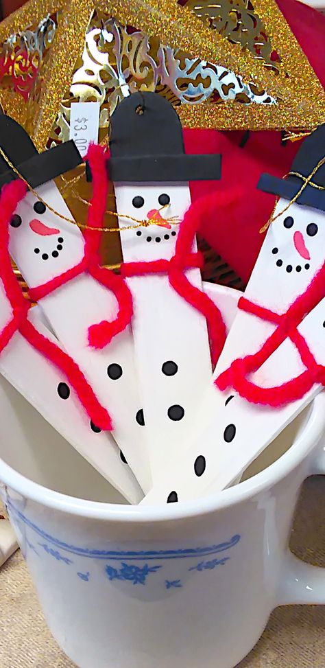 Tongue Depressor Christmas Crafts, Craft Stick Snowman Ornament, Snowmen Made From Wooden Spoons, Snowmen Wooden Spoons, Snowman Spoons Wooden, Thrifty Christmas, Tongue Depressor, Tongue Depressors, Paper Yarn