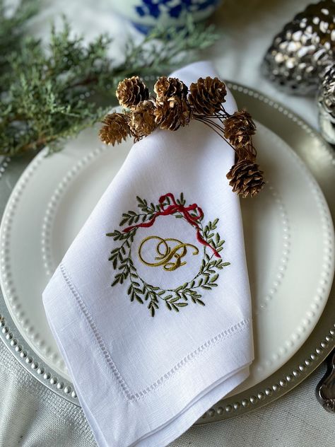 Christmas Natural Linen Embroidered Napkins, Monogrammed Napkins, Hostess Gifts - Etsy Embroidery Napkins, Ladies Brunch, Red Napkins, Monogrammed Napkins, Monogram Pillows, Embroidered Napkins, Christmas Monogram, Christmas Napkins, S Monogram