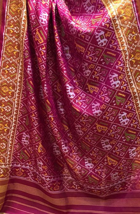 Saree Diwali, Patola Sari, Saree Colours, Jute Silk Saree, Simple Homecoming Dresses, Indian Kurti Designs, India Shopping, Function Dresses, Patola Sarees