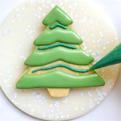 Egg-Free Royal Icing No Fail Sugar Cookie Recipe, White Food Coloring, Flood Icing, Decorate A Christmas Tree, Black Food Coloring, Bird Treats, Baking Basics, Tree Cookies, Cookie Tutorials