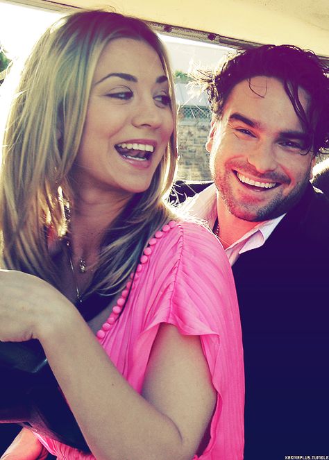 They are adorable Leonard And Penny, Big Bang Theory Funny, Big Ban, The Big Band Theory, The Bigbang Theory, Johnny Galecki, The Rings Of Power, Rings Of Power, High Iq