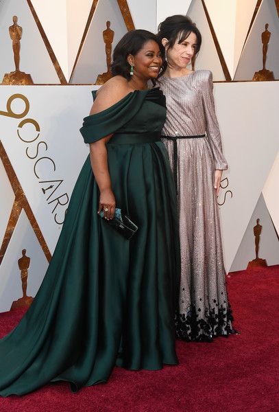 Octavia Spencer (L) and Sally Hawkins attend the 90th Annual Academy Awards at Hollywood & Highland Center on March 4, 2018 in Hollywood, California. Red Carpet Plus Size, Dark Green Formal Dress, Plus Size Wedding Guest Outfits, Sally Hawkins, Plus Size Gown, Green Formal Dress, Octavia Spencer, Gorgeous Bridesmaid Dresses, Oscars Red Carpet