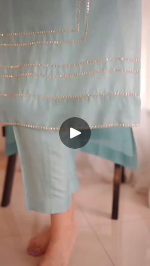 Pakistani Street Style, Dresses Pakistani, Pakistani Bride, Ladies Tops, Tops Fashion, Gold Thread, Clothes Dress, Gold Threads, Ladies Tops Fashion