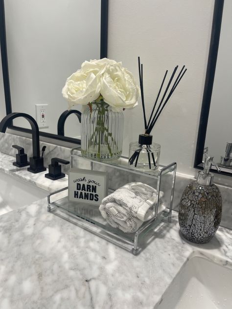 Sliver Black Bathroom Decor, Marble Apartment Decor, Black White Silver Kitchen Decor, Bathroom Decor Marble Counter, Hype Beast Bathroom Decor, Black White And Silver Bathroom Ideas, Bathroom Decor White And Grey, Boujee Bathroom Decor, White Silver Bathroom Decor