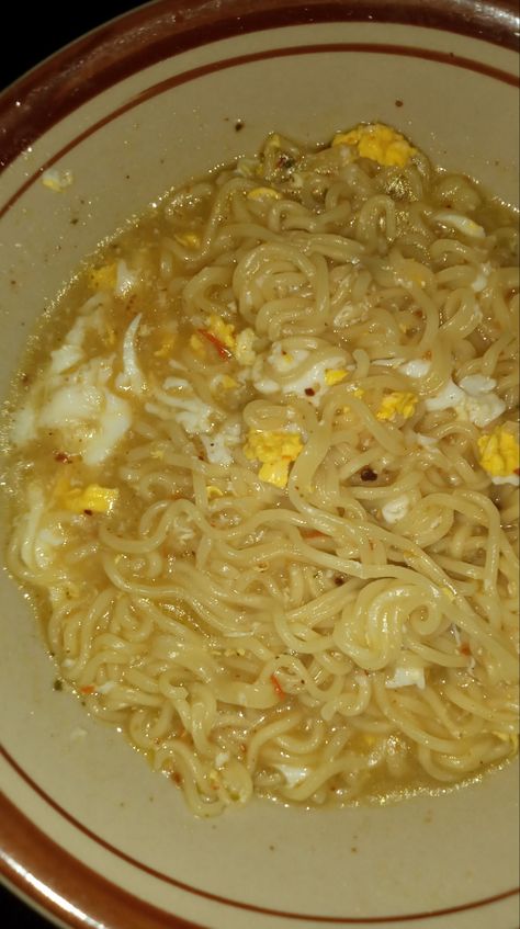 Mie Rebus Indomie, Cool Wallpapers For Guys, Mie Rebus, Minuman Aesthetic, Food Snap, Fried Noodles, Cool Instagram, Food Drinks Dessert, Cute Food