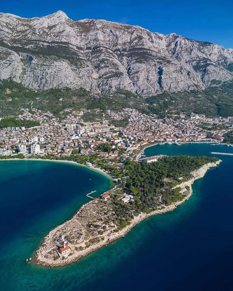 Makarska, #Croatia🇭🇷 Croatia Party, Rijeka Croatia Aesthetic, Makarska Croatia, Croatia Food, Croatia Opatija, Rogoznica Croatia, Baska Voda Croatia, Opatija Croatia Beach, Croatia Beach