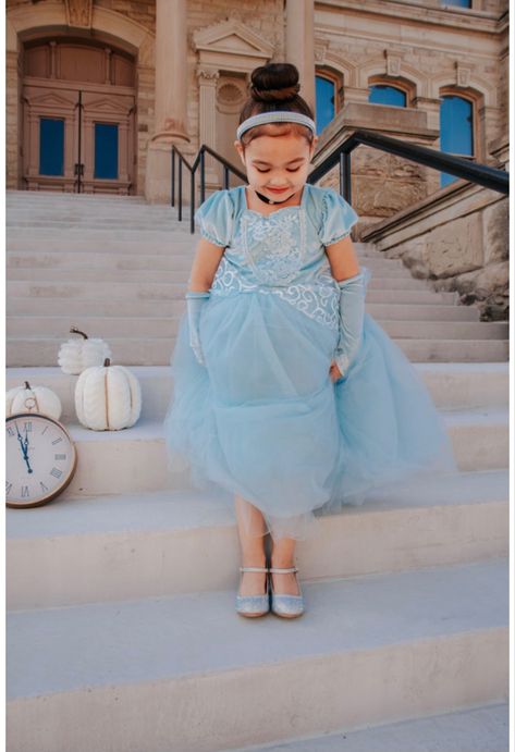 Cinderella Photoshoot, Princess Shoot, Cinderella Photo, Disney Princess Challenge, Princess Shot, Toddler Photoshoot, Toddler Photos, Cinderella Birthday, Princess Dress Up