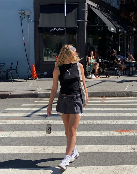 Micro Pleated Skirt Outfit, Pin Stripe Mini Skirt Outfit, Micro Pleated Skirt, Micro Mini Outfit, Pleated Mini Skirt Outfit Summer, Black Pleated Mini Skirt Outfit, Skirt And Sambas, Micro Mini Skirt Outfit, Pleated Denim Skirt Outfit