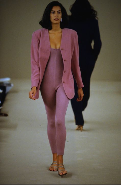 90s Fashion Show, Yasmeen Ghauri, 90s Fits, Vintage Runway, Original Supermodels, Sporty Casual, Couture Runway, Donna Karan, 90s Fashion