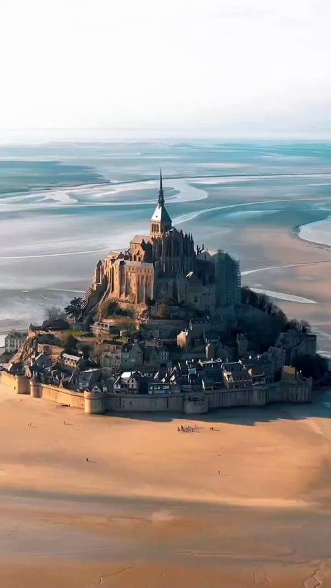 Mt St Michel, Virtual Travel, Best Flights, Normandy France, Beautiful Locations Nature, Vacation Places, Travel Tours, Europe Destinations, Unesco World Heritage