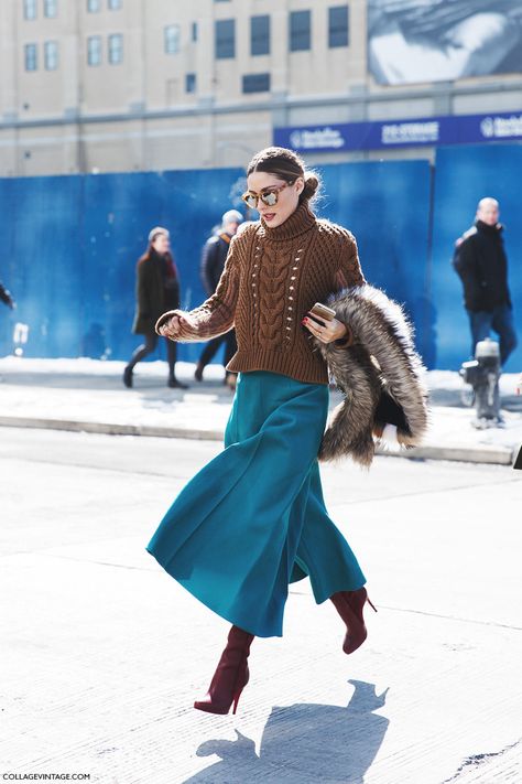 #OLIVIAPALERMO Brown Turtleneck Sweater, Estilo Olivia Palermo, Mode Prints, Olivia Palermo Style, Moda Chic, Looks Street Style, Olivia Palermo, Fashion Weeks, 가을 패션