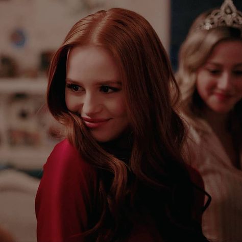 Cheryl Blossom Aesthetic, Cole M Sprouse, Cheryl Blossom Riverdale, Bughead Riverdale, Riverdale Aesthetic, Riverdale Cheryl, Riverdale Cast, Madelaine Petsch, Betty Cooper