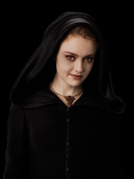 Jane Volturi - Dakota Fanning Jane Volturi, Vampire Twilight, Stephanie Meyers, Dakota And Elle Fanning, The Cullen, Twilight Film, Twilight Pictures, Twilight Series, Nikki Reed