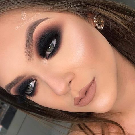 Soft Glam Smokey Eye, Smokey Eye For Beginners, Easy Smokey Eye Tutorial, Purple Smokey Eye Tutorial, Smokey Eye Looks, Easy Smokey Eye, Dark Smokey Eye Makeup, Brown Smokey Eye Makeup, Black Smokey Eye Makeup