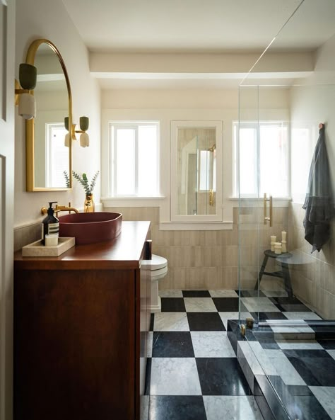 Bathrooms With Checkered Floors, Chequered Floor Bathroom, Checker Floor Bathroom, Black And White Checkered Floor Bathroom, Checkered Bathroom Tile, Checkered Bathroom Floor, Checkerboard Bathroom Floor, Checkerboard Bathroom, Ceramic Shower Tile