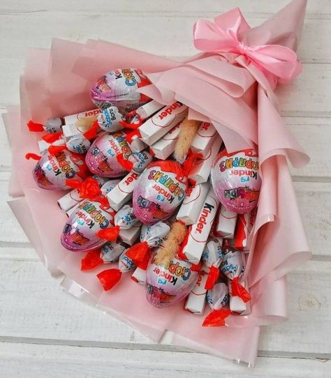 Diy Ticket, 1st Anniversary Gifts For Him, Bucket Gifts, Food Bouquet, Candy Gift Baskets, Candy Bouquet Diy, Edible Bouquets, Diy Bouquet Wrap, Sweet Bouquet