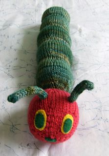 Knit Toys, Ravelry Knitting, Animal Knitting Patterns, Knitting Patterns Toys, Pattern Knitting, Knitted Animals, Eric Carle, Hungry Caterpillar, Knitted Dolls